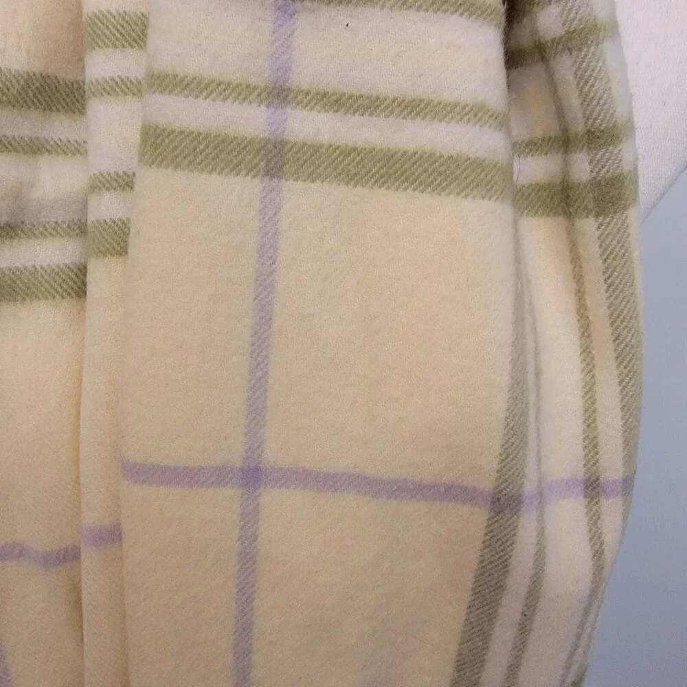 Vintage LORD & TAYLOR Scarf  100% Super Soft Acrylic Plaid‎ Scarf w/ Fringe